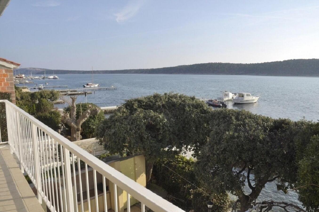 Apartments Petar - 6M From The Sea Barbat na Rabu Zewnętrze zdjęcie