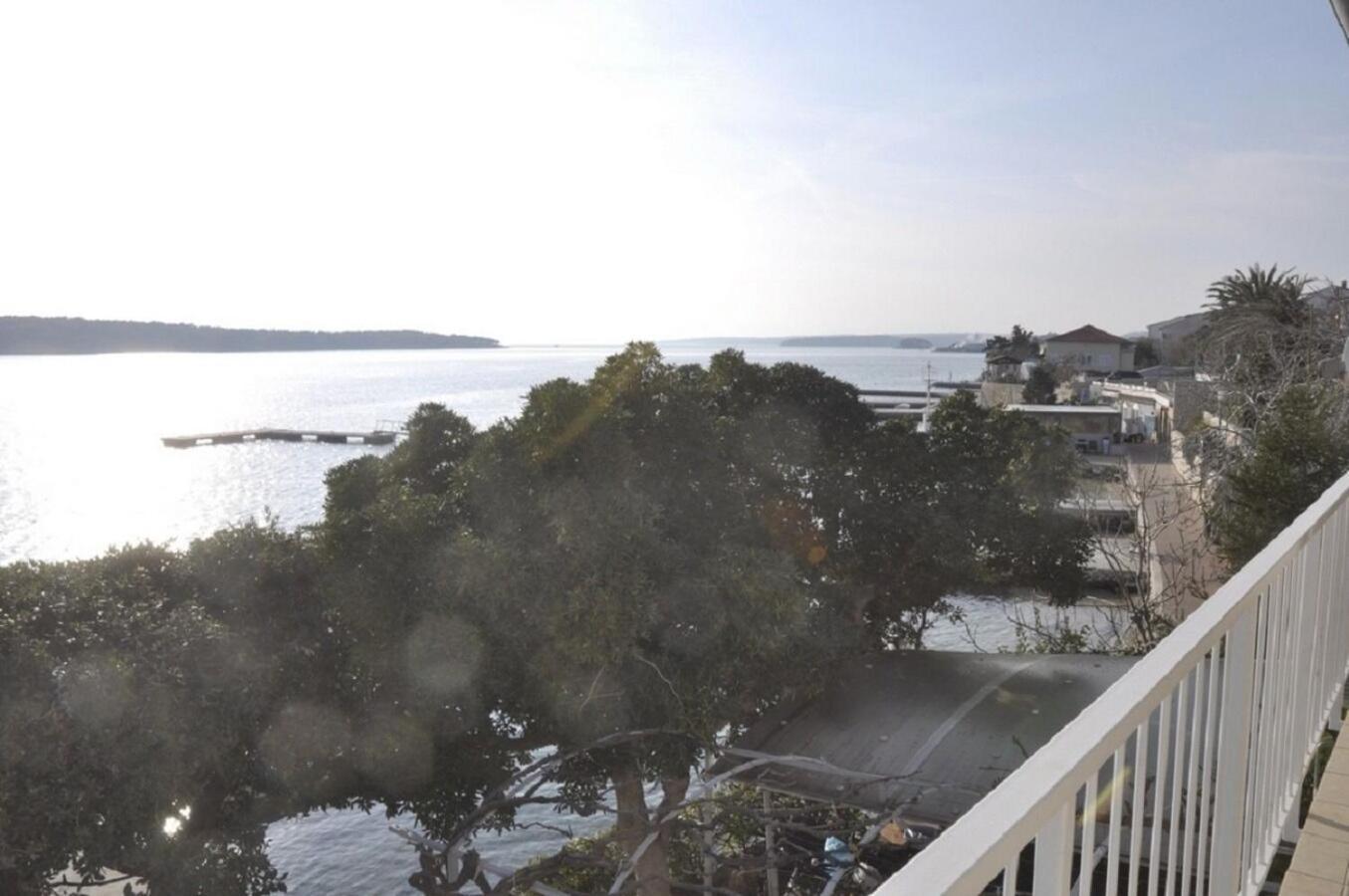 Apartments Petar - 6M From The Sea Barbat na Rabu Zewnętrze zdjęcie